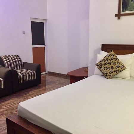 Thisara Guest House Polonnaruwa Habitación foto